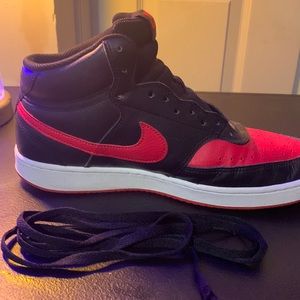Nike court visions “Mid”